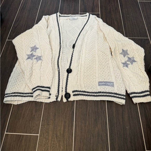 🦋 Authentic Taylor Swift Folklore Cardigan M/L 🦋 - Picture 1 of 6